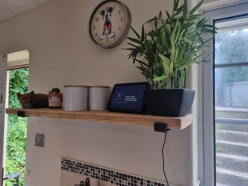 Rustic wood shelf, reclaimed scaffold board with brackets and fixings: Multiple Sizes - Clear / Natural